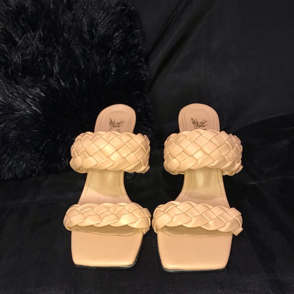 Tan mules - Picture 1 of 7